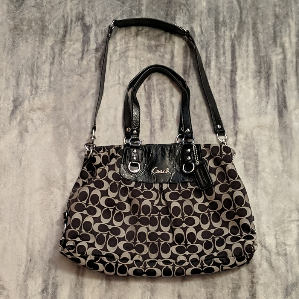 Coach classic bag